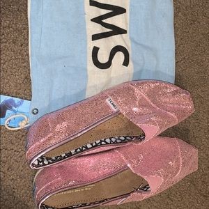 Pink sparkly Toms